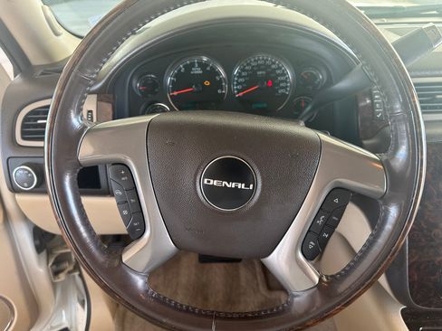 Used 2012 GMC Yukon XL Denali AWD/4WD image 16