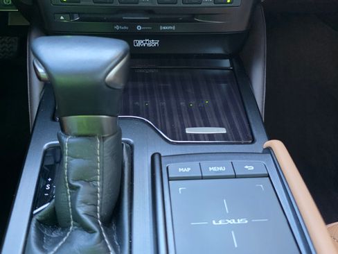 Used 2021 Lexus ES 300h w/ Accessory Package FWD image 18