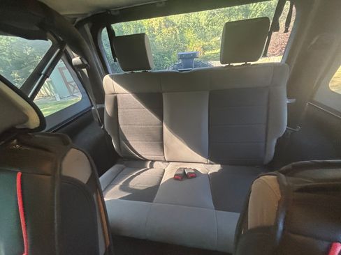 Used 2010 Jeep Wrangler Sport image 17