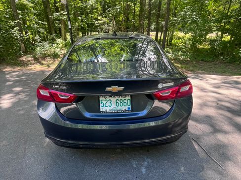 Used 2019 Chevrolet Malibu LS FWD image 2
