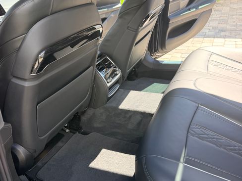 Used 2016 BMW 750i xDrive AWD/4WD image 21