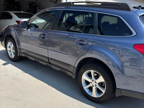 Used 2013 Subaru Outback 2.5i Limited AWD/4WD image 10