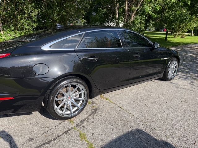 Used 2015 Jaguar XJ L Portfolio RWD image 4