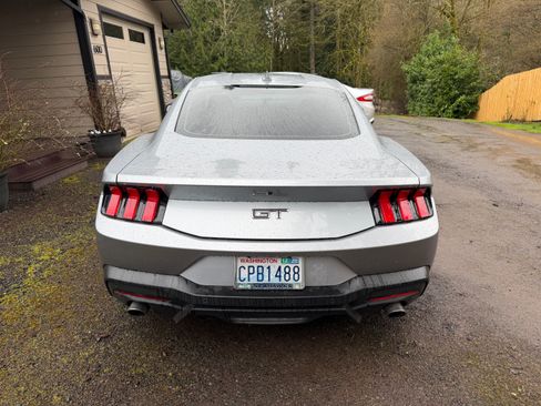Used 2024 Ford Mustang GT Premium image 4
