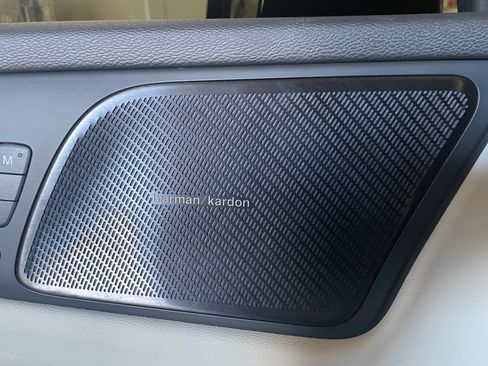 Used 2024 Volvo S60 B5 Plus w/ Climate Package image 12