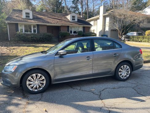 Used 2013 Volkswagen Jetta SE image 1