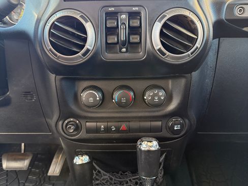 Used 2013 Jeep Wrangler Unlimited Sport image 15