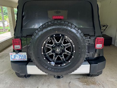 Used 2014 Jeep Wrangler Sahara w/ Connectivity Group AWD/4WD image 6