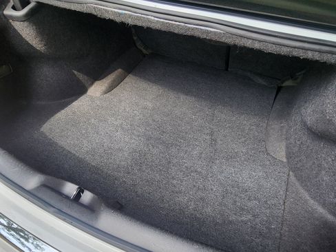 Used 2016 Chrysler 300 Limited image 10