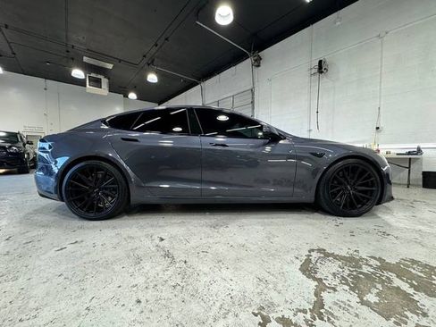 Used 2022 Tesla Model S Plaid image 8