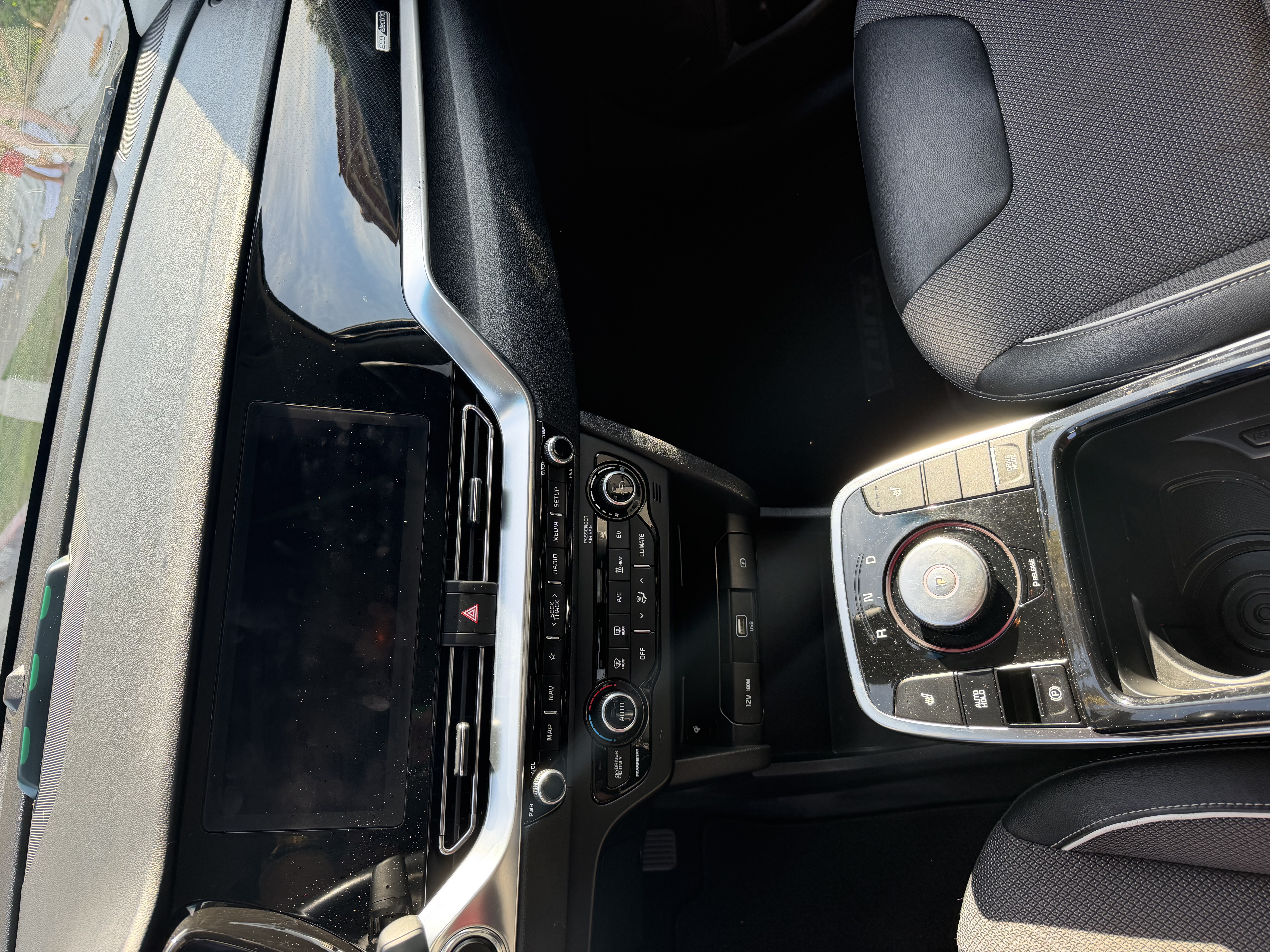 Used 2022 Kia Niro EX FWD image 6