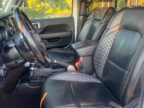 Used 2021 Jeep Wrangler Unlimited Sahara image 6