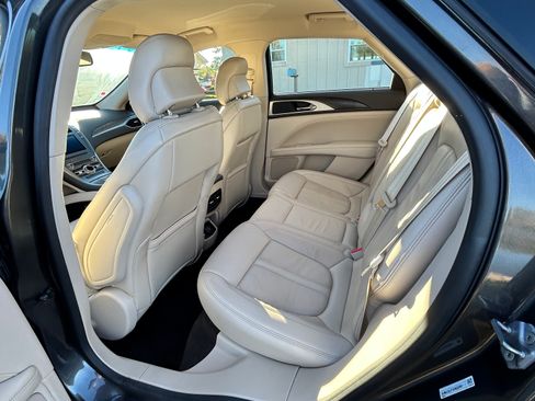 Used 2019 Lincoln MKZ Reserve image 22