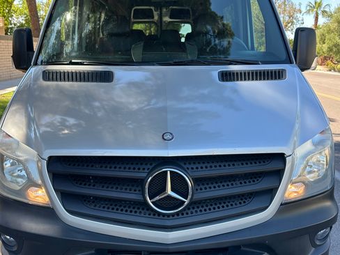 Used 2016 Mercedes-Benz Sprinter 2500 image 4