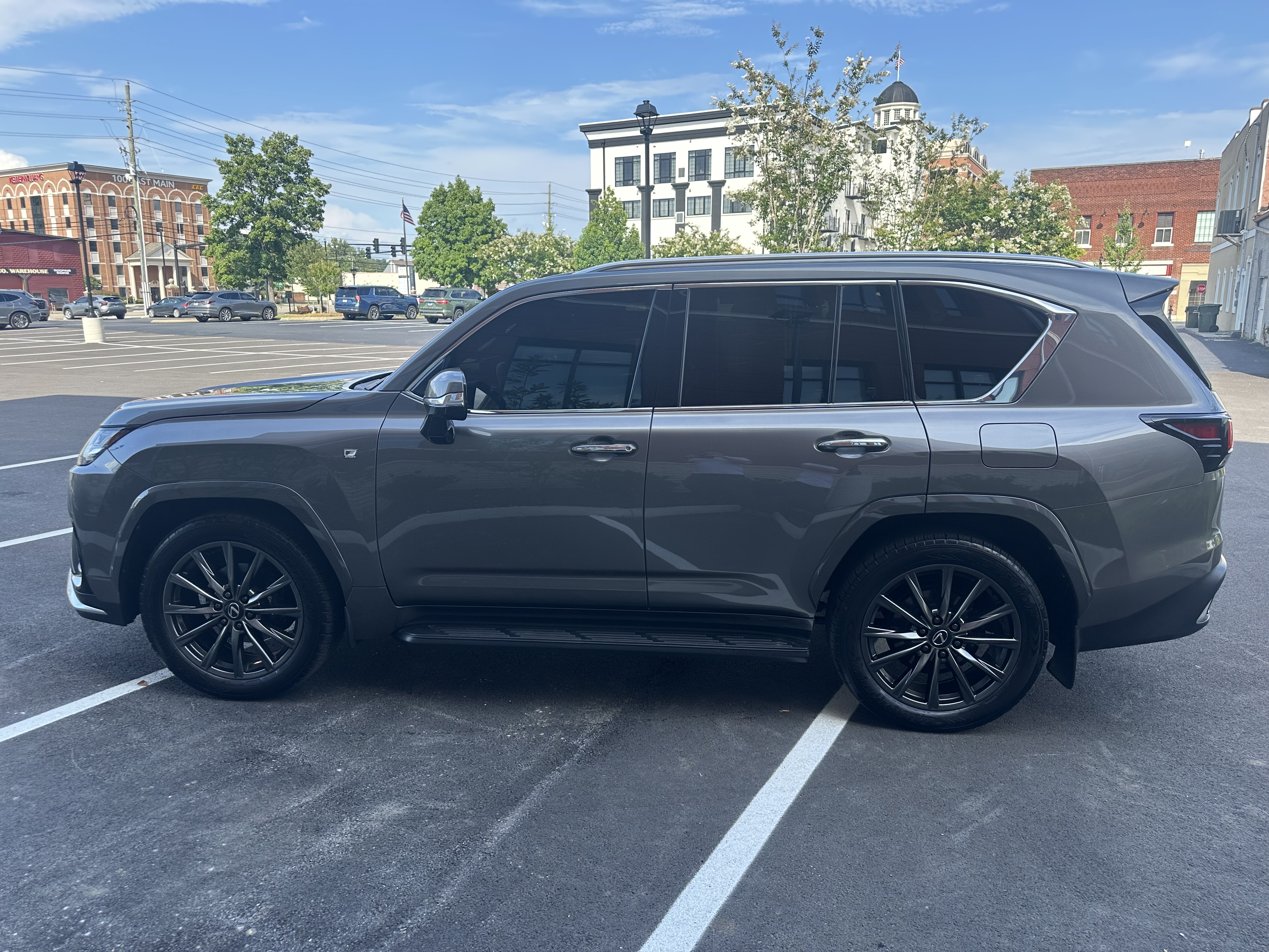 Used 2024 Lexus LX 600 F Sport AWD/4WD image 9