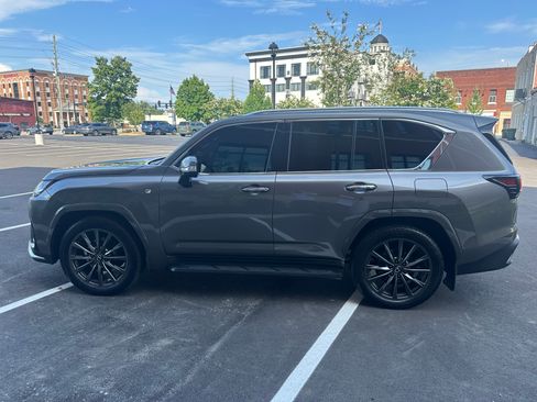 Used 2024 Lexus LX 600 F Sport AWD/4WD image 9