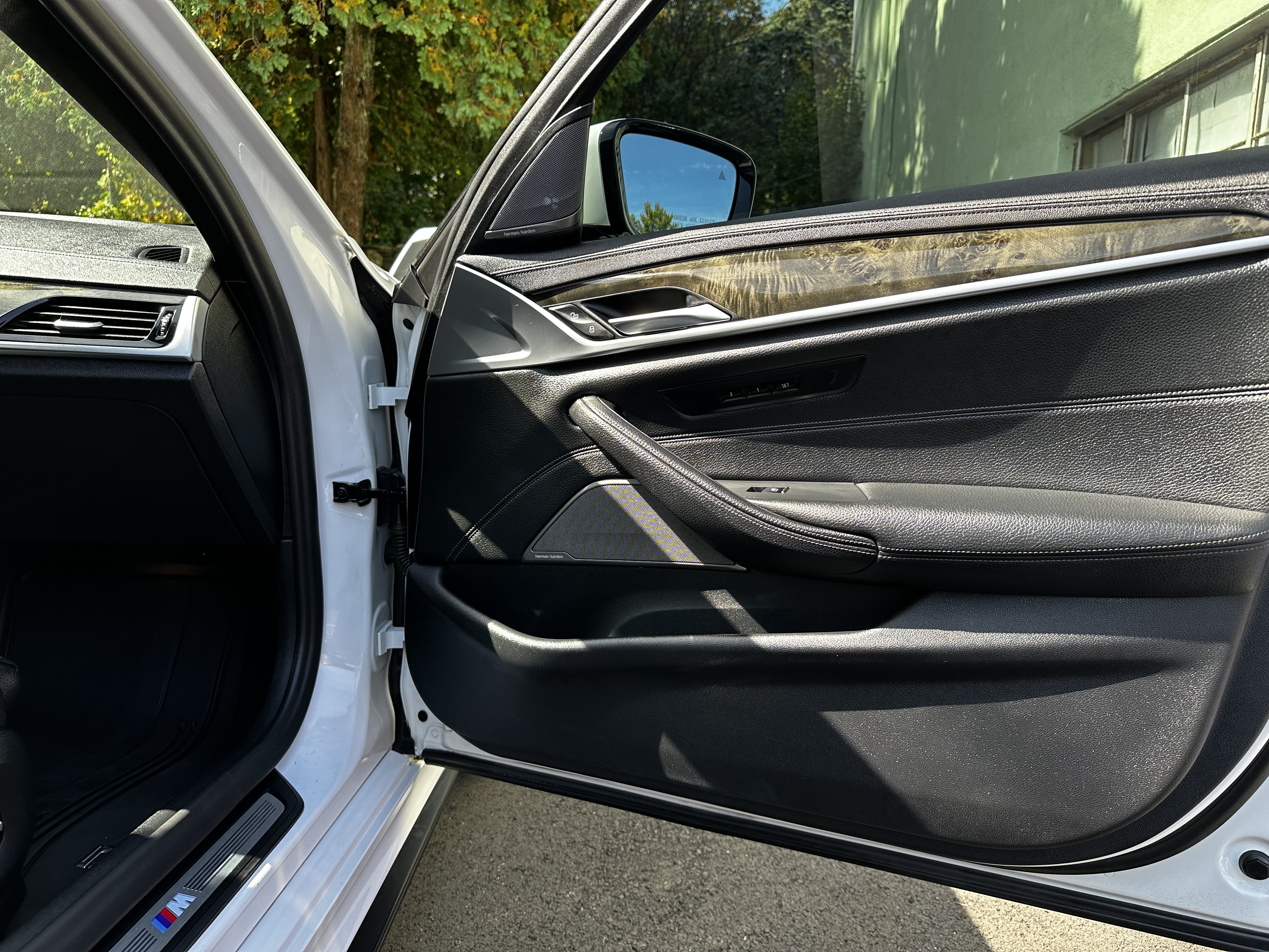 Used 2020 BMW 540i w/ M Sport Package RWD image 27
