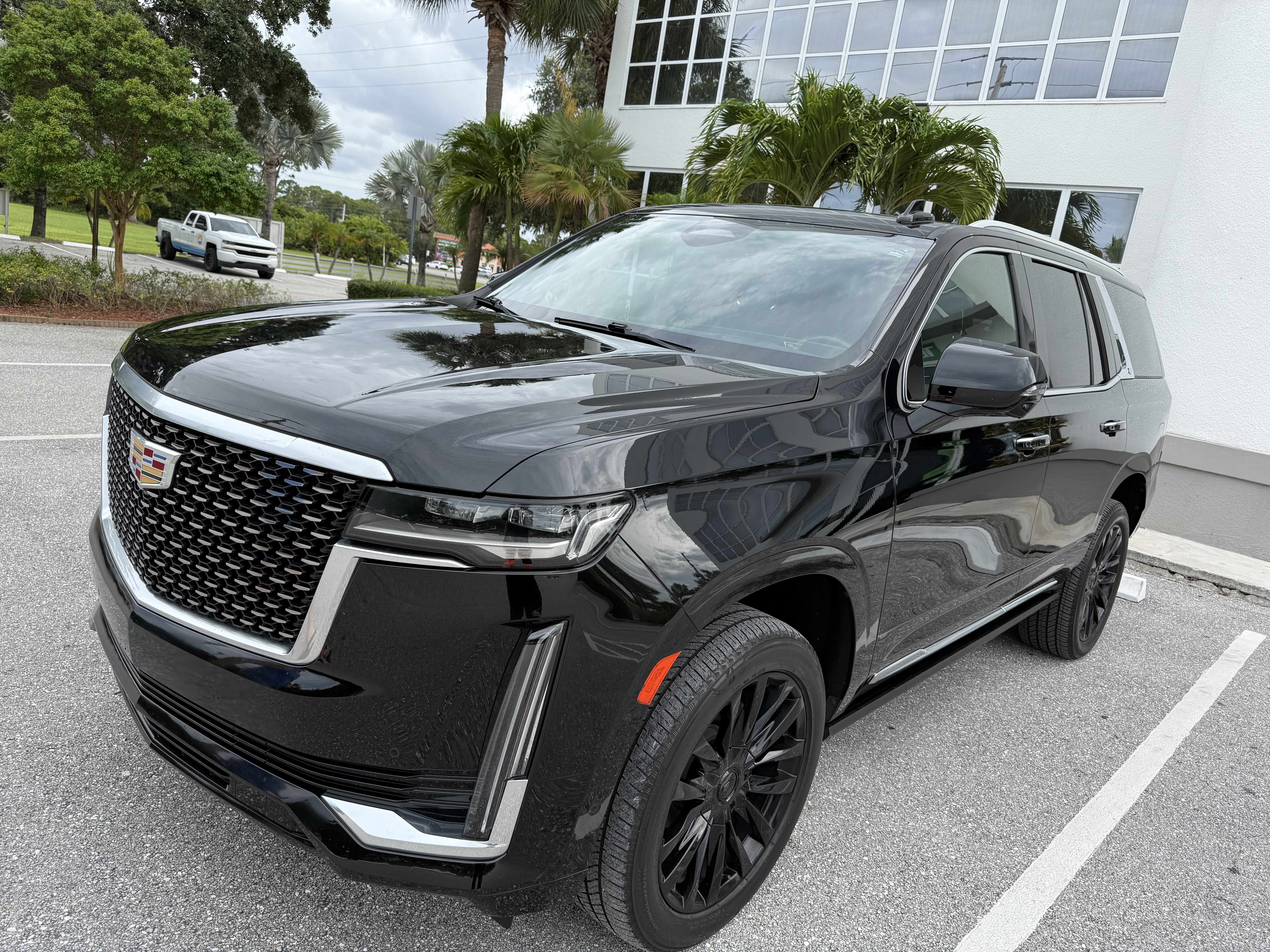 Used 2023 Cadillac Escalade Premium Luxury w/ Performance Package RWD image 1