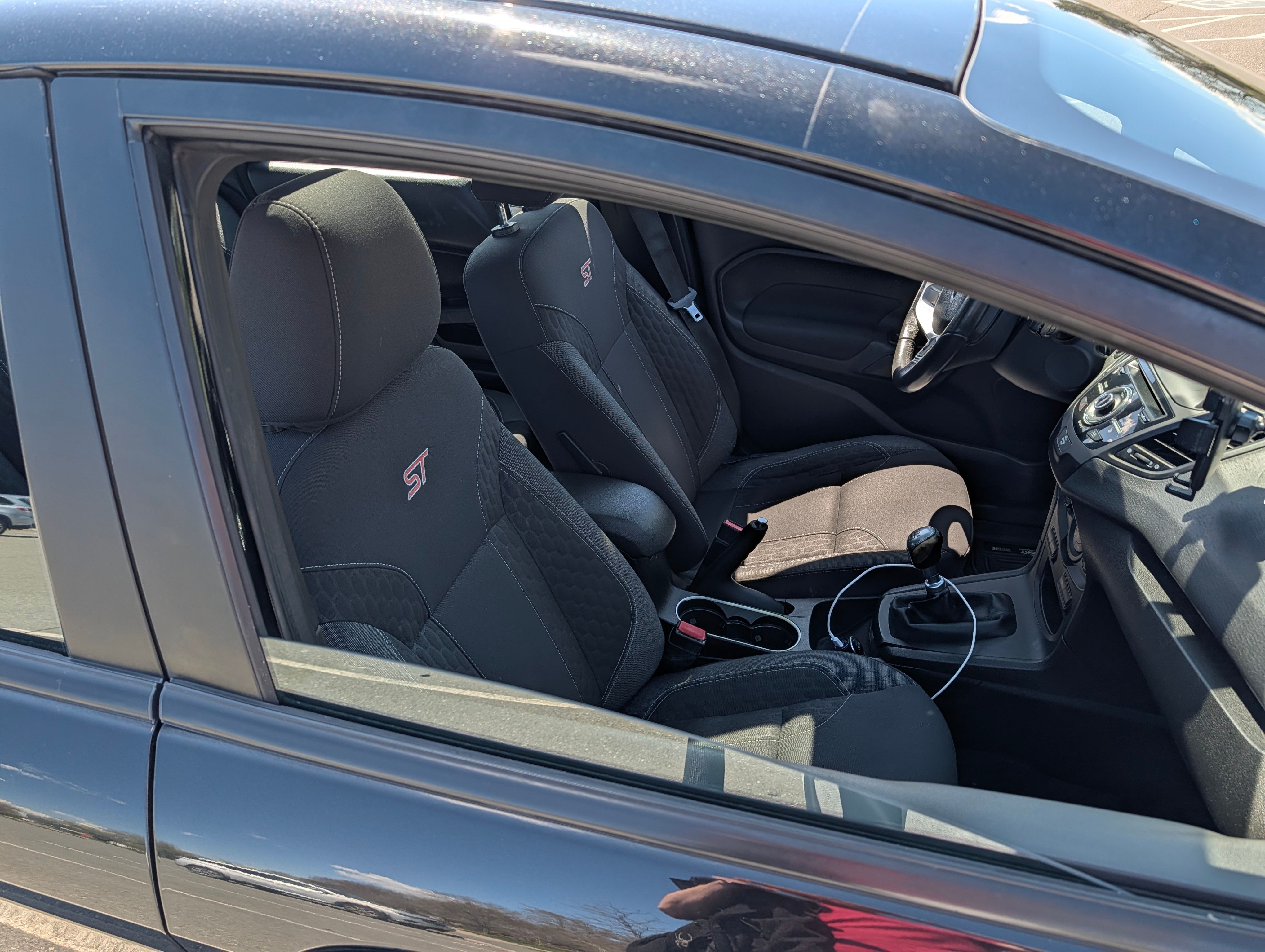 Used 2014 Ford Fiesta ST FWD image 5