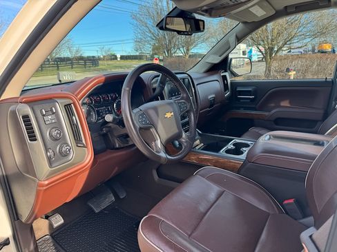 Used 2015 Chevrolet Silverado 1500 High Country w/ High Country Premium Package image 6