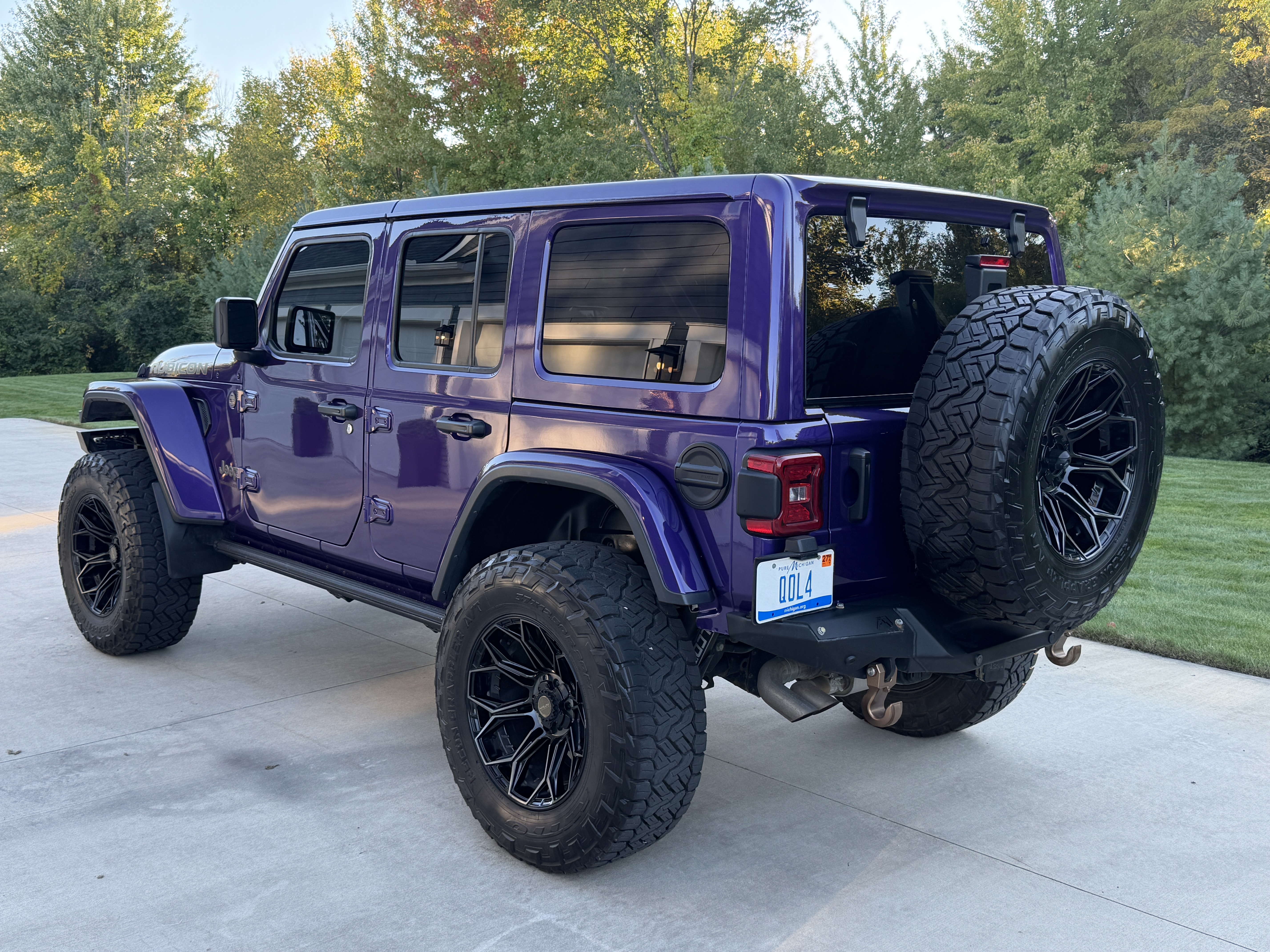 Used 2023 Jeep Wrangler Unlimited Rubicon 392 w/ Trailer Tow Package AWD/4WD image 8