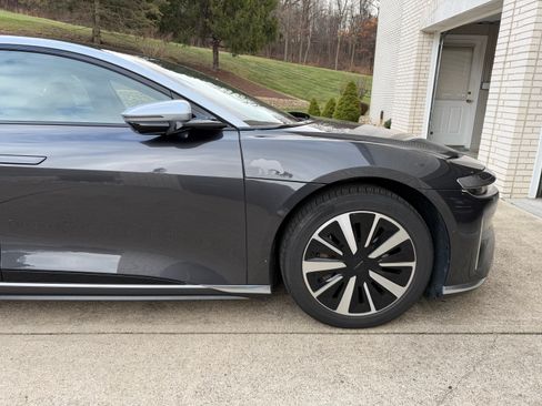 Used 2022 Lucid Air Grand Touring image 2