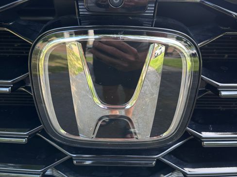 Used 2025 Honda Pilot Elite image 15