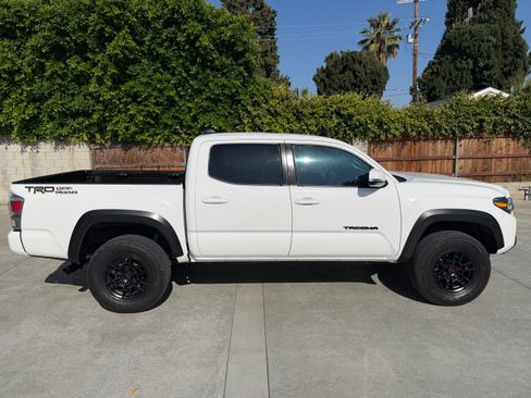 Used 2021 Toyota Tacoma TRD Off-Road w/ Technology Package RWD image 5
