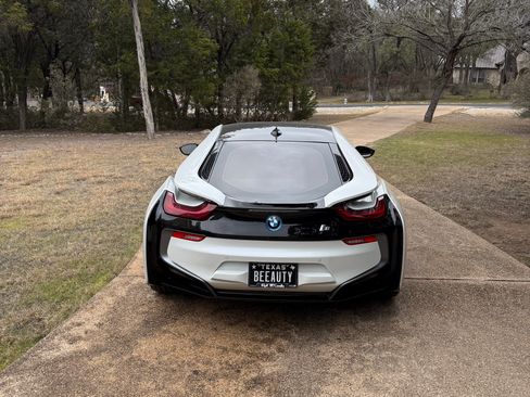 Used 2020 BMW i8 Coupe image 4