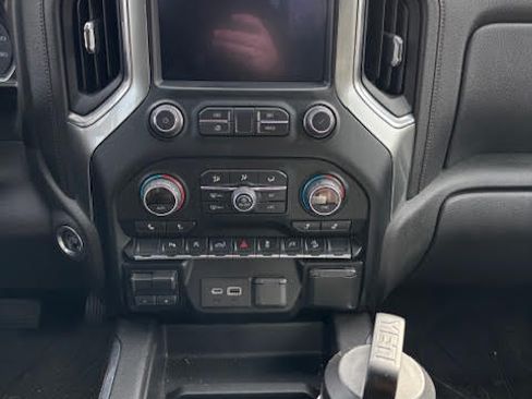 Used 2019 Chevrolet Silverado 1500 RST image 11