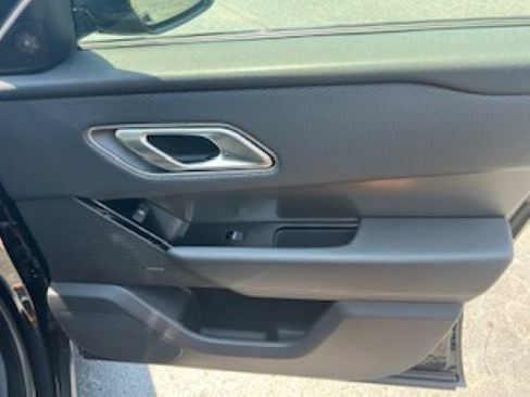 Used 2019 Land Rover Range Rover Velar S image 16