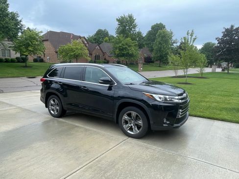 Used 2018 Toyota Highlander Limited Platinum AWD/4WD image 1