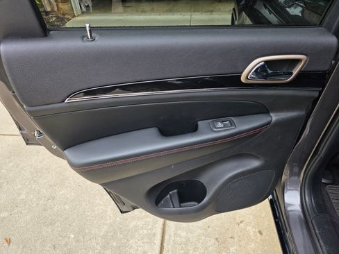 Used 2016 Jeep Grand Cherokee Limited 75th Anniversary image 10