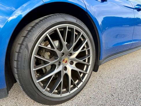 Used 2018 Porsche Panamera 4S AWD/4WD image 9