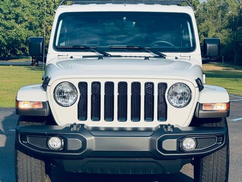 Used 2023 Jeep Wrangler Unlimited Sahara AWD/4WD image 28