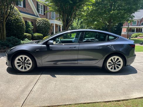 Used 2023 Tesla Model 3 Standard Range RWD image 1