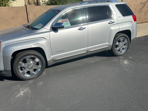 Used 2012 GMC Terrain SLT w/ Chrome and Technology Package image 4