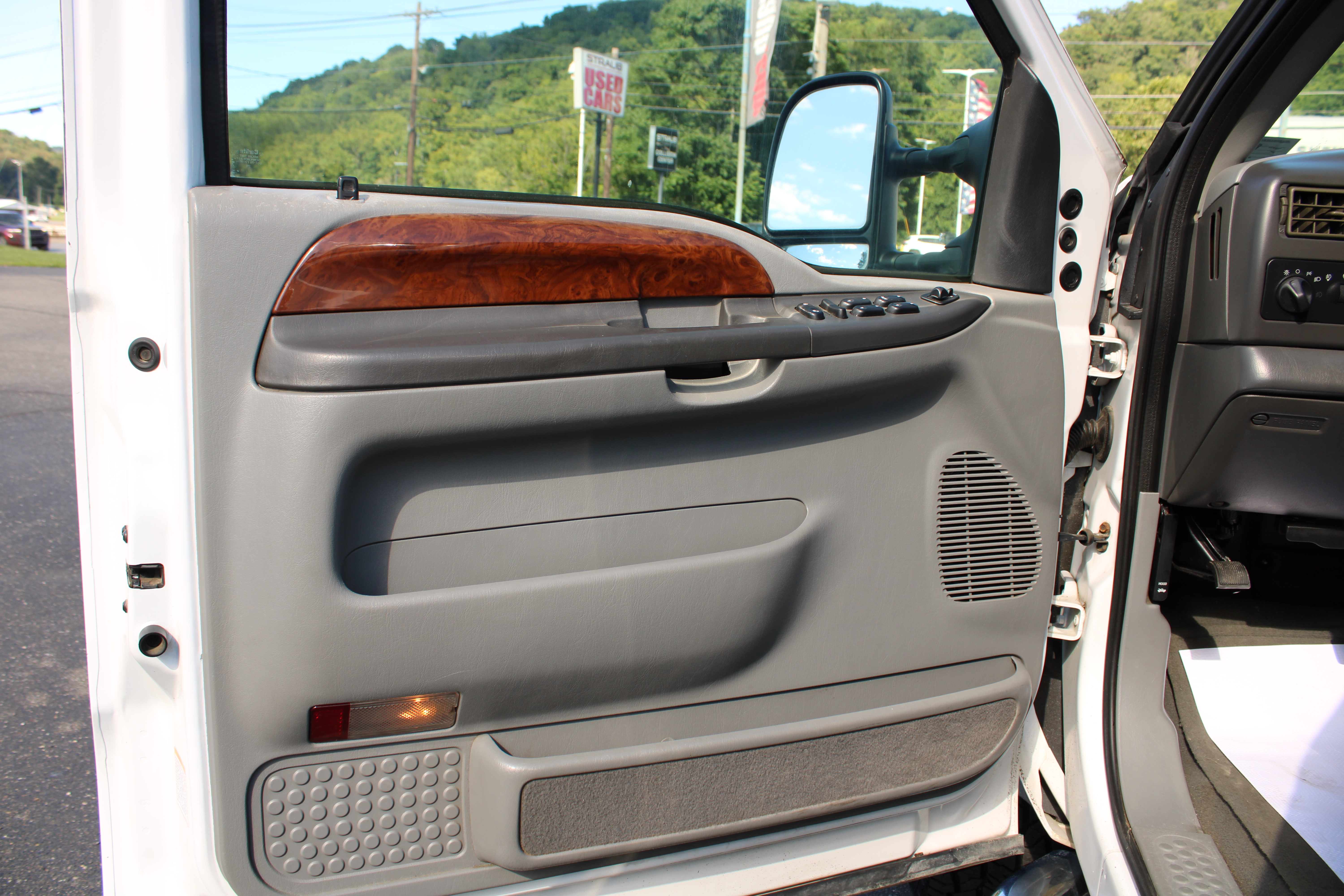 Used 2002 Ford F250 4x4 Crew Cab Super Duty image 9