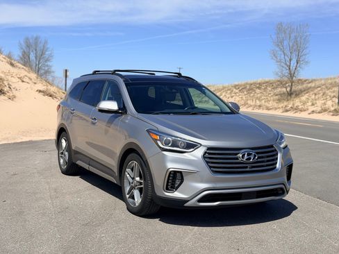Used 2017 Hyundai Santa Fe Limited AWD/4WD image 1
