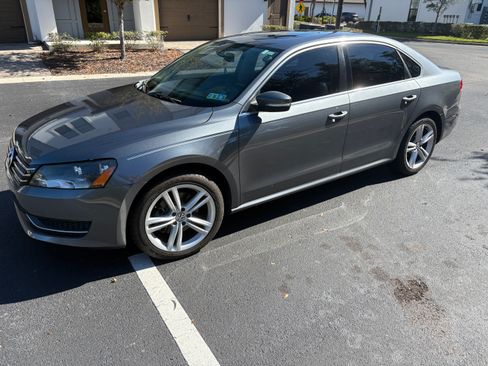 Used 2014 Volkswagen Passat 1.8T SE image 2