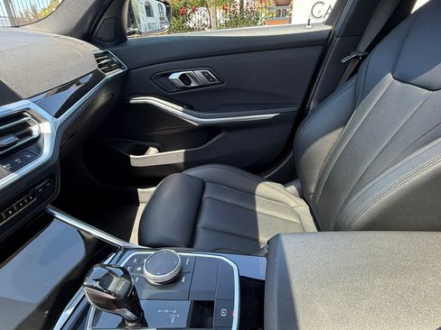 Used 2019 BMW 330i Sedan w/ Convenience Package RWD image 4