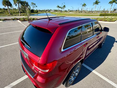 Used 2012 Jeep Grand Cherokee SRT8 w/ Luxury Group II image 13