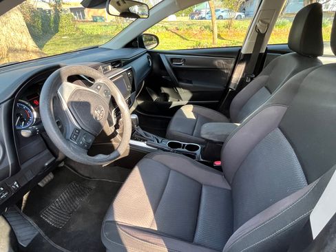 Used 2017 Toyota Corolla LE image 8