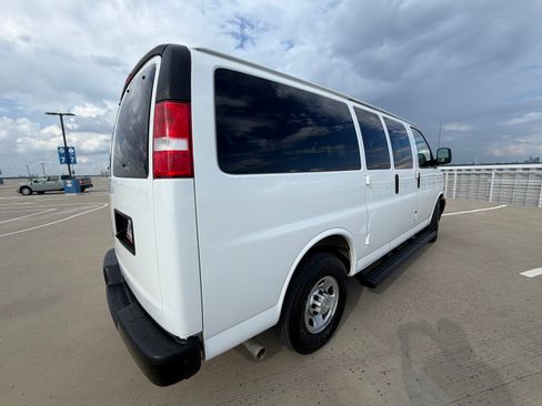 Used 2021 Chevrolet Express 2500 LS w/ Driver Convenience Package RWD image 16