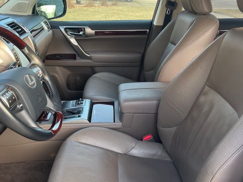 Used 2015 Lexus GX 460 w/ Premium Package image 9