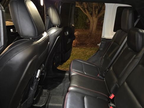 Used 2019 Jeep Wrangler Unlimited Rubicon w/ Dual Top Group image 12