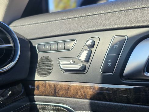 Used 2019 Mercedes-Benz SL 550 image 15