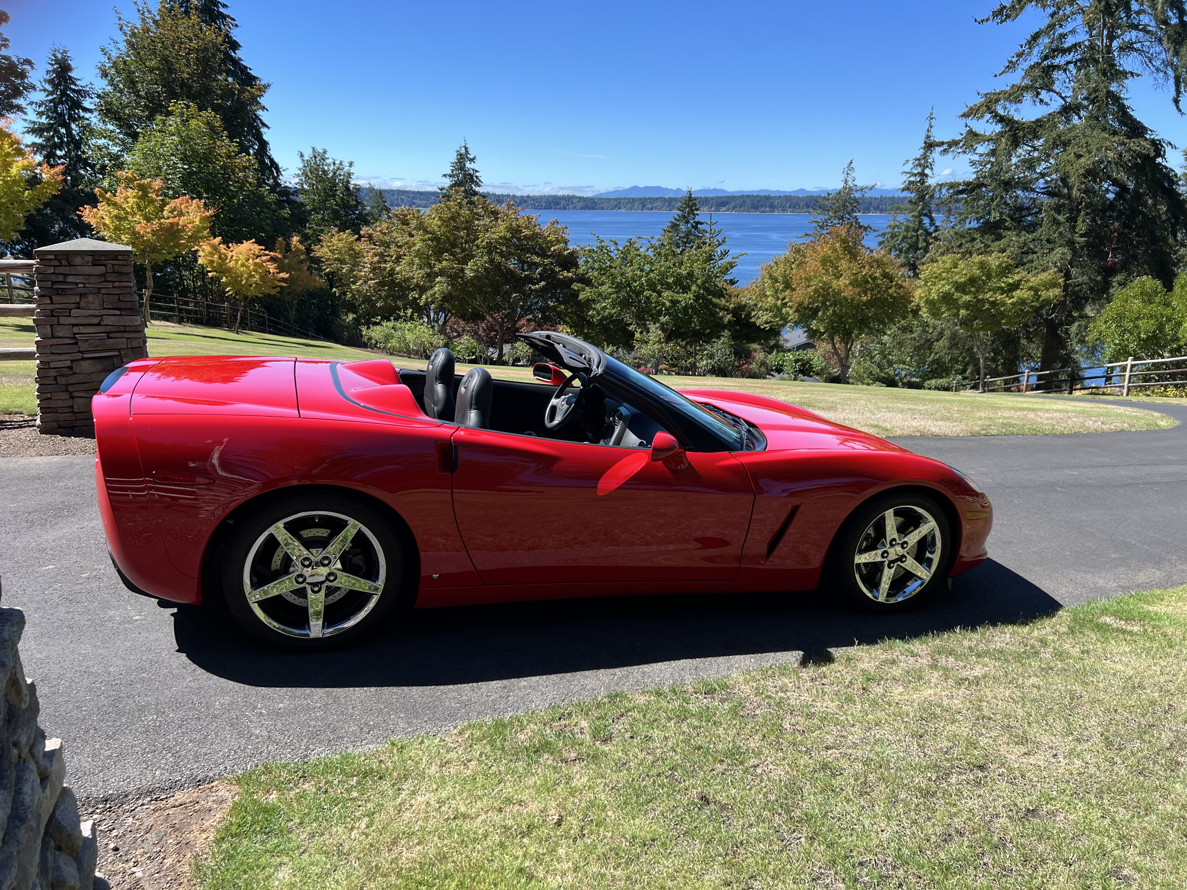 Used 2007 Chevrolet Corvette Convertible w/ Preferred Equipment Group RWD image 2