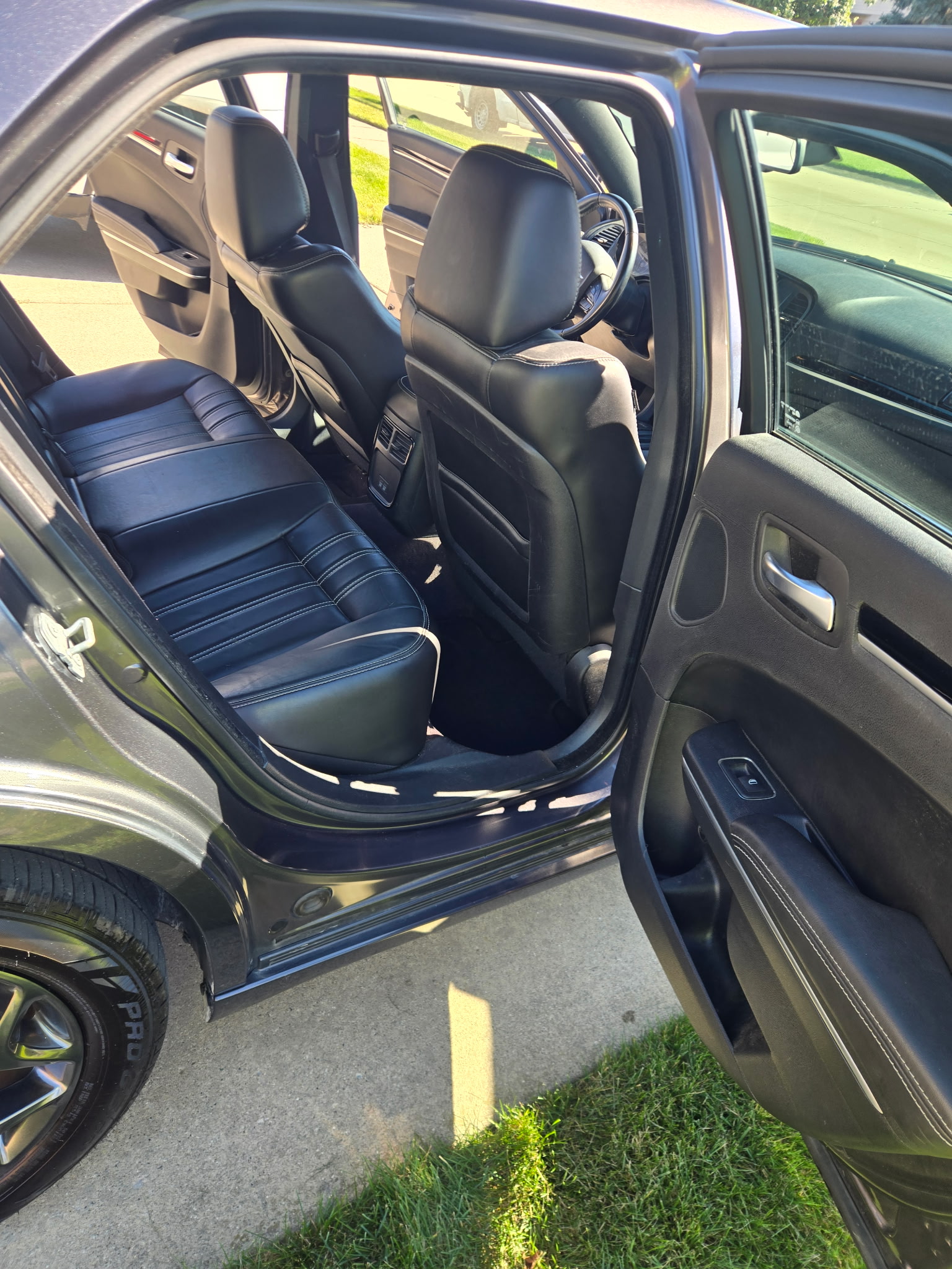 Used 2017 Chrysler 300 S w/ 300S Premium Group AWD/4WD image 8