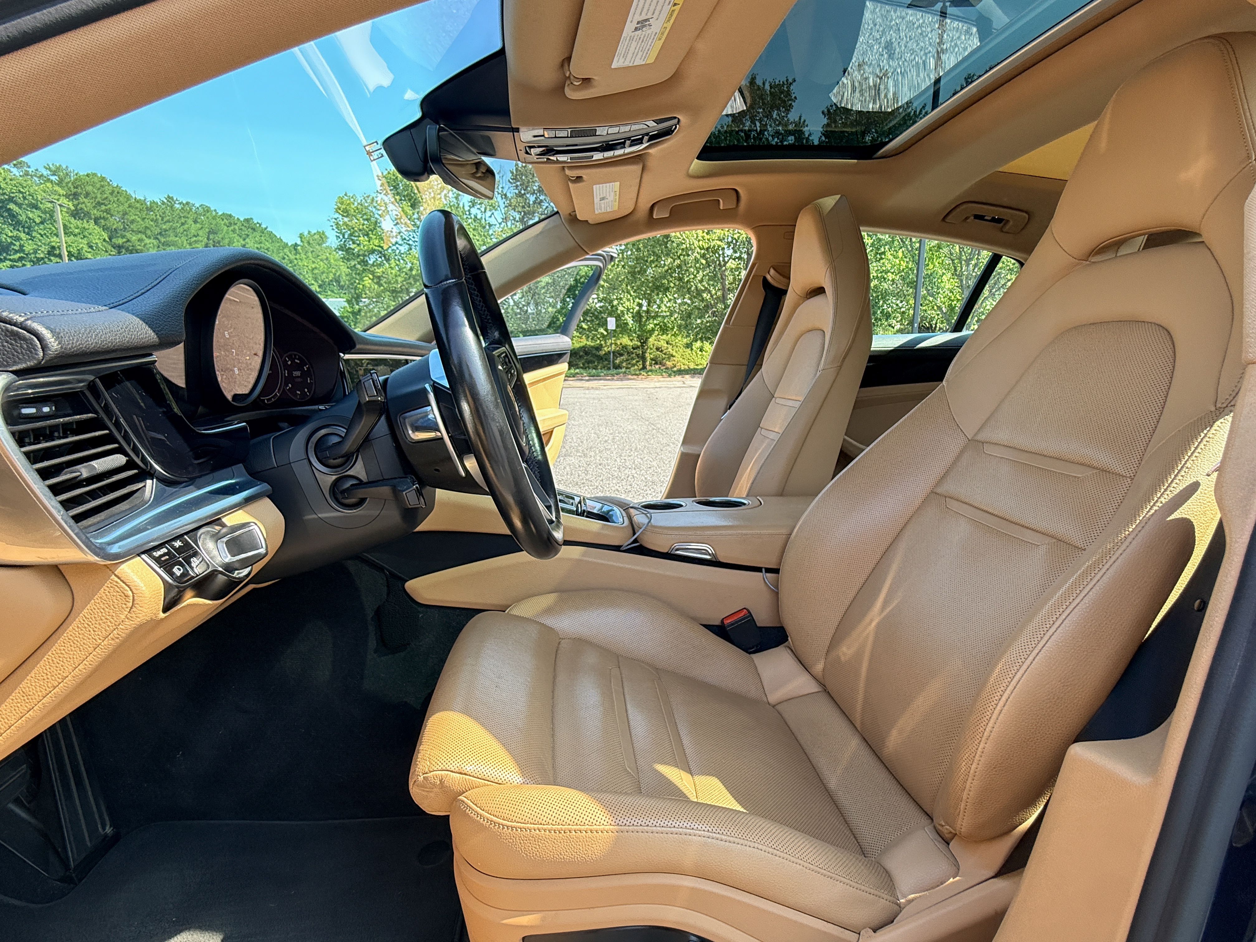 Used 2018 Porsche Panamera image 18